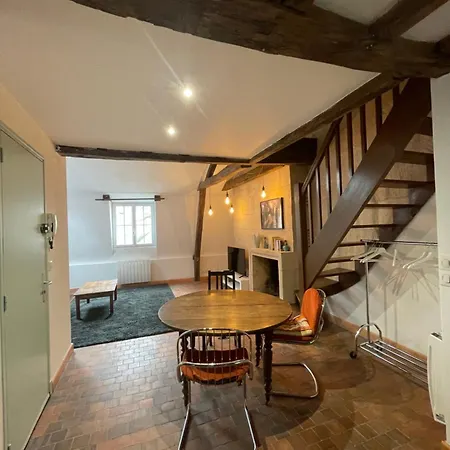 La De Baucis Apartment Tours
